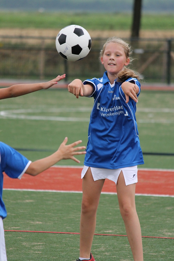 Oefenwedstrijd E2 Almkerk 098.JPG